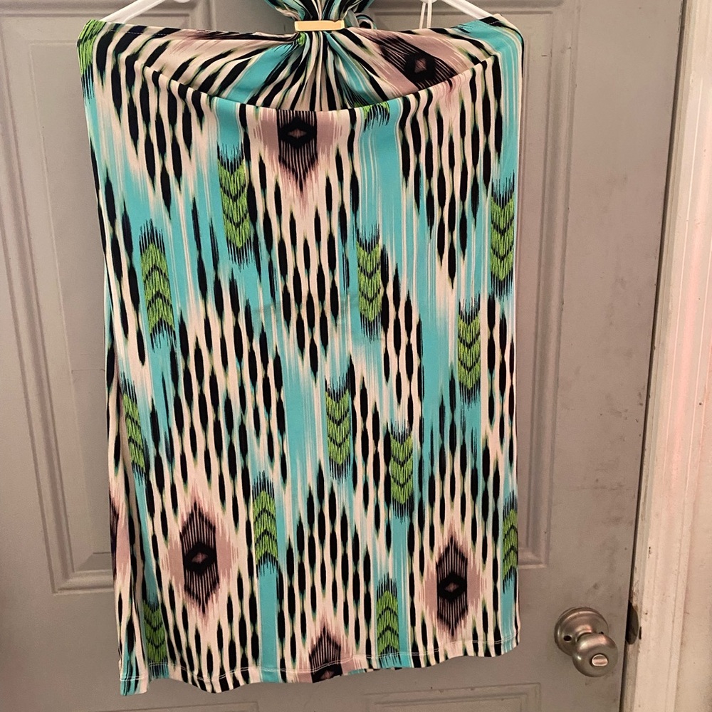 Jennifer Lopez Aqua and Black Patterned Dress